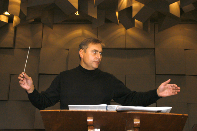 Vladimir Sheiko. In the Big Concert Recording Studio, during the rehearsal