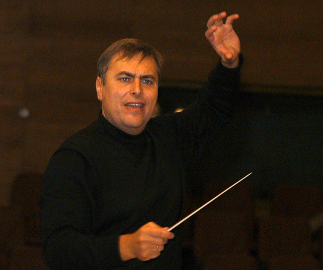 Vladimir Sheiko. In the Big Concert Recording Studio, during the rehearsal